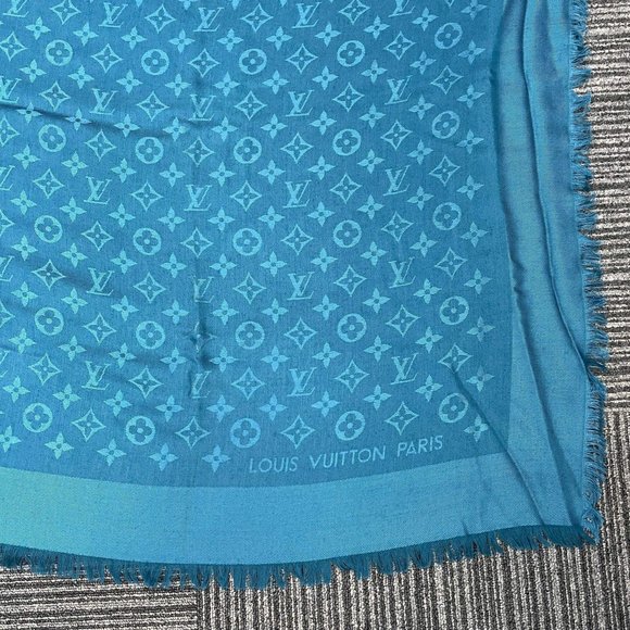 Louis Vuitton Monogram Scarf - Picture 3 of 5